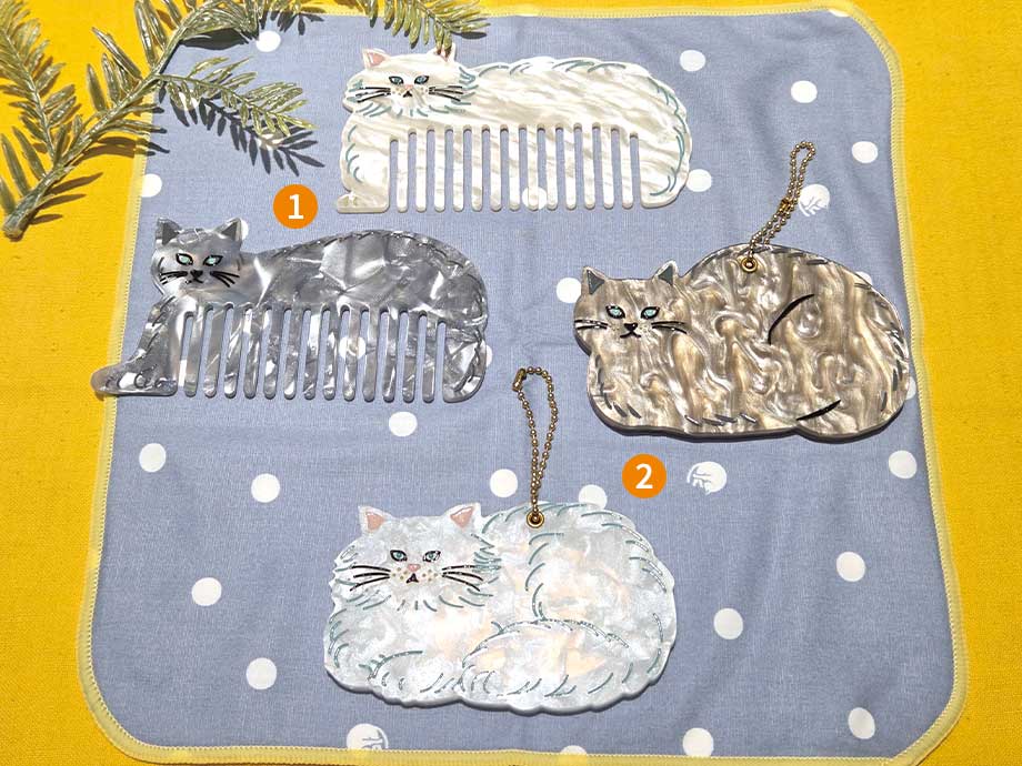 ①ダイカットコーム キャット ②ダイカットチャームミラー キャット