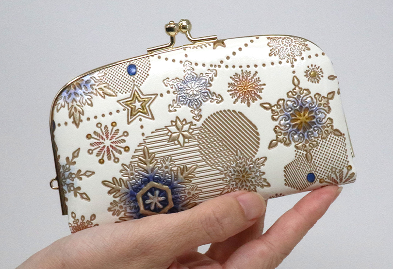 Tenmizo Clasp Purse Snow Ornament